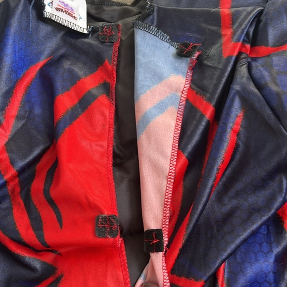 Spider-Man Miles Morales costume - Picture 4 of 7